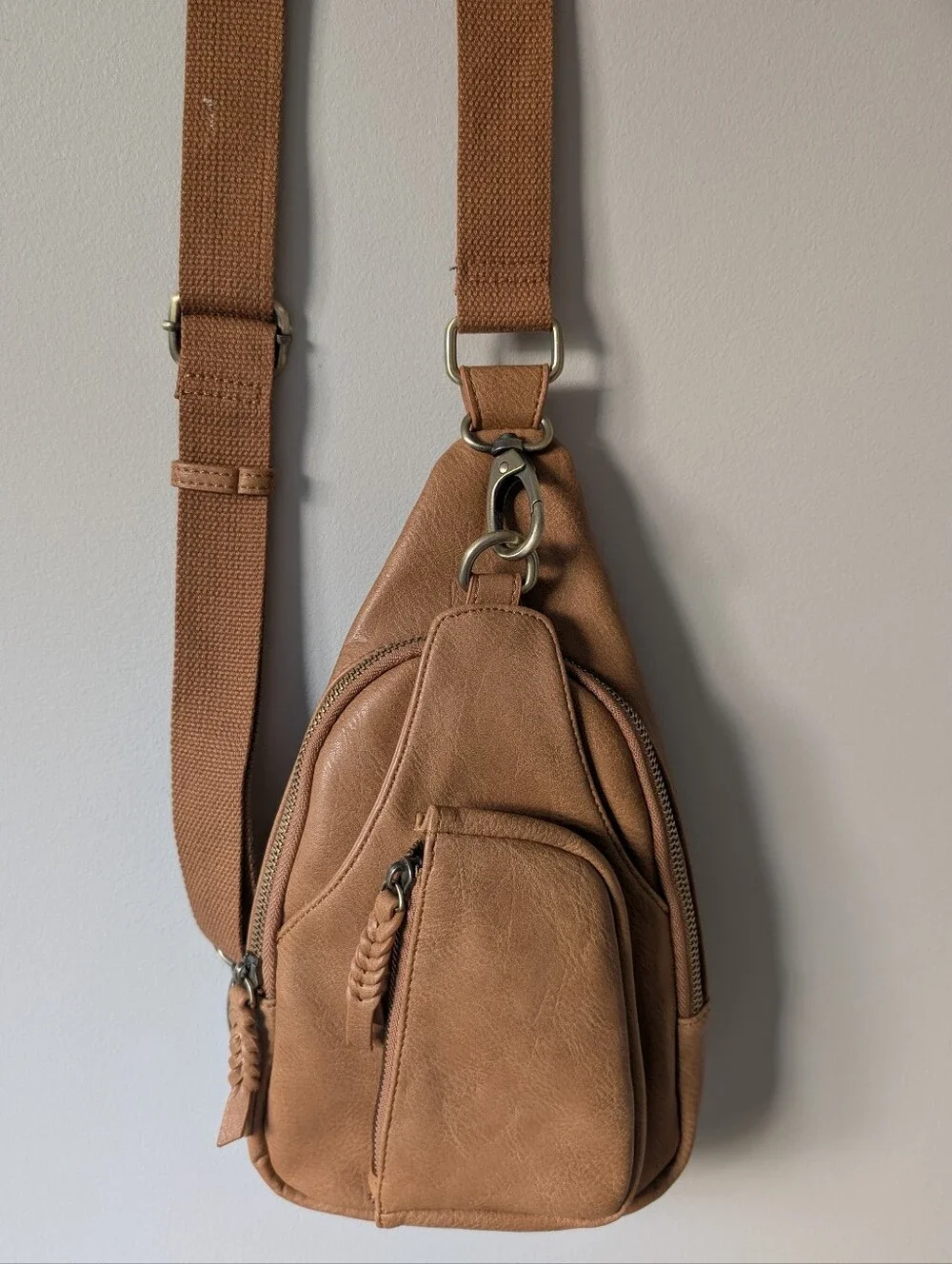 Women's Tan Leather Crossbody Sling Bag - Picture 1 of 7